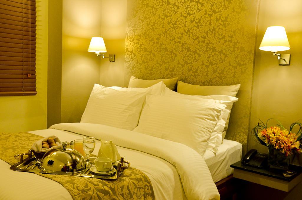 Pghi Hotel Quezon City Exteriör bild
