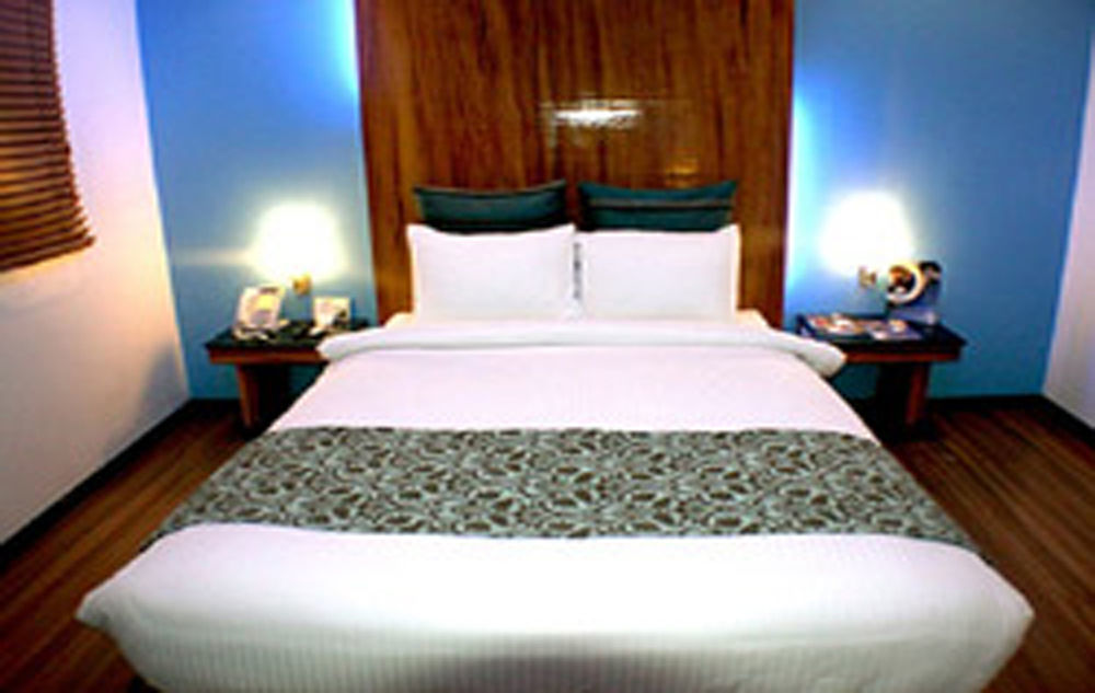 Pghi Hotel Quezon City Exteriör bild