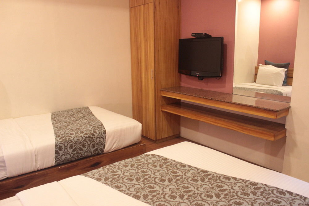 Pghi Hotel Quezon City Exteriör bild