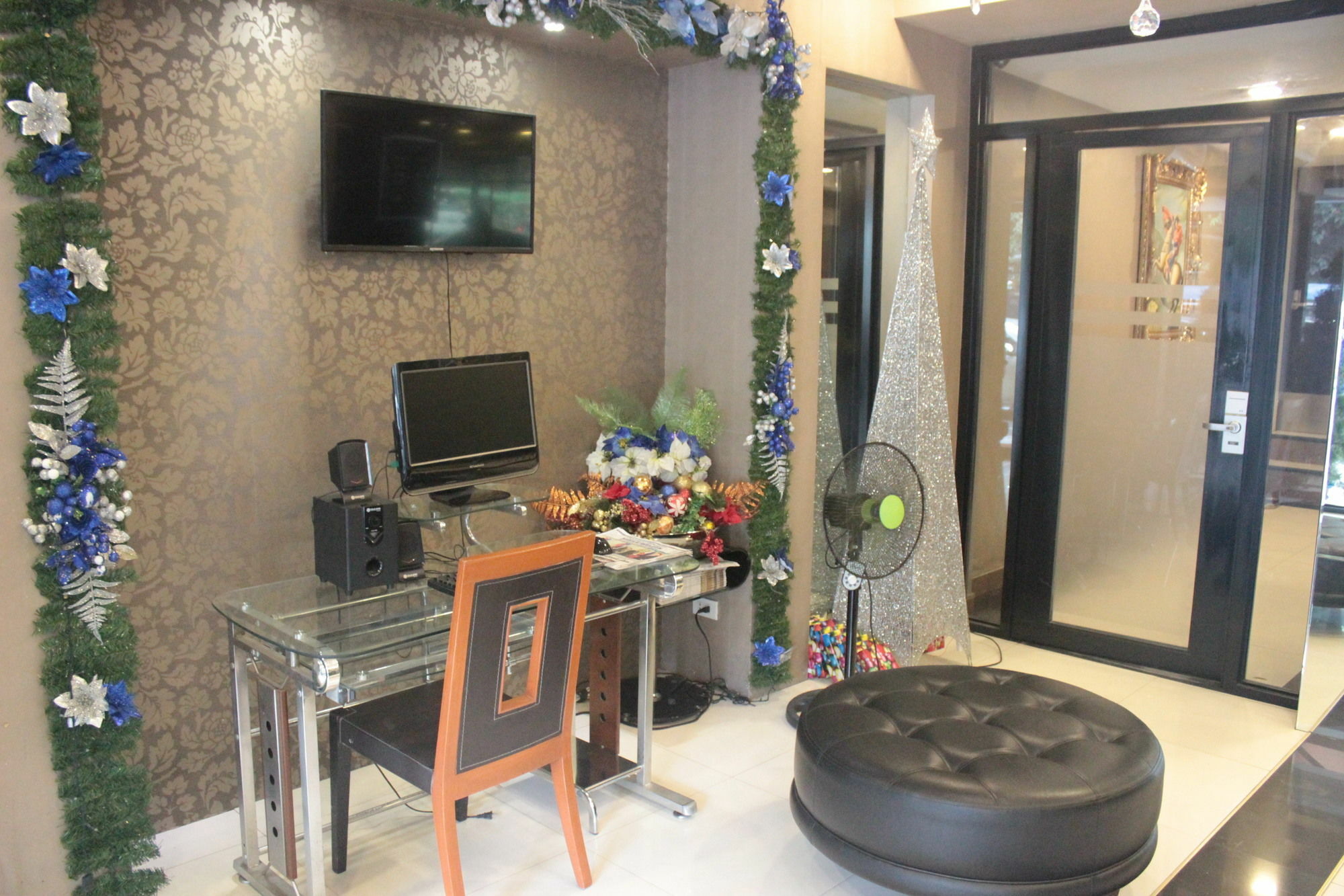 Pghi Hotel Quezon City Exteriör bild